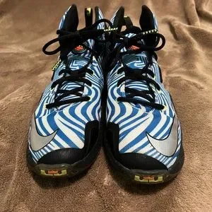 Lebron 13 girls top